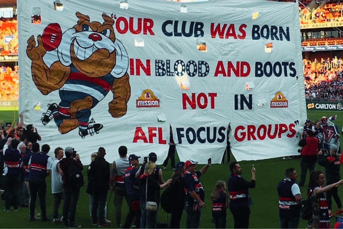 Western Bulldogs supporters displaying a focus group banner during the 2016 elimination final against the Giants